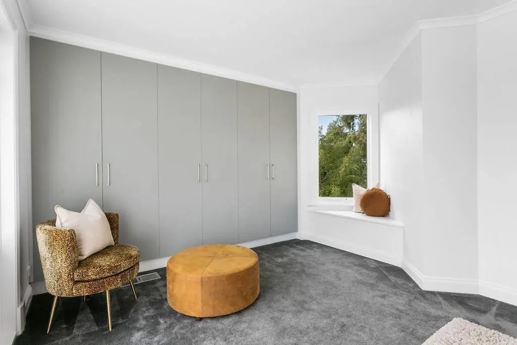 Manhattan Style 3 Story Luxury In St Peters Adelaide Australien