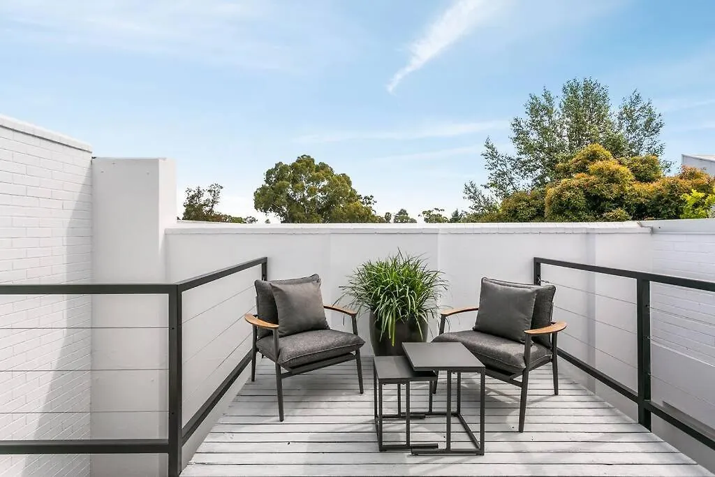 Manhattan Style 3 Story Luxury In St Peters Adelaide